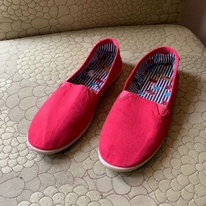 RED ❤️🌹🎈Casual Slip on Sneakers SIZE 9
